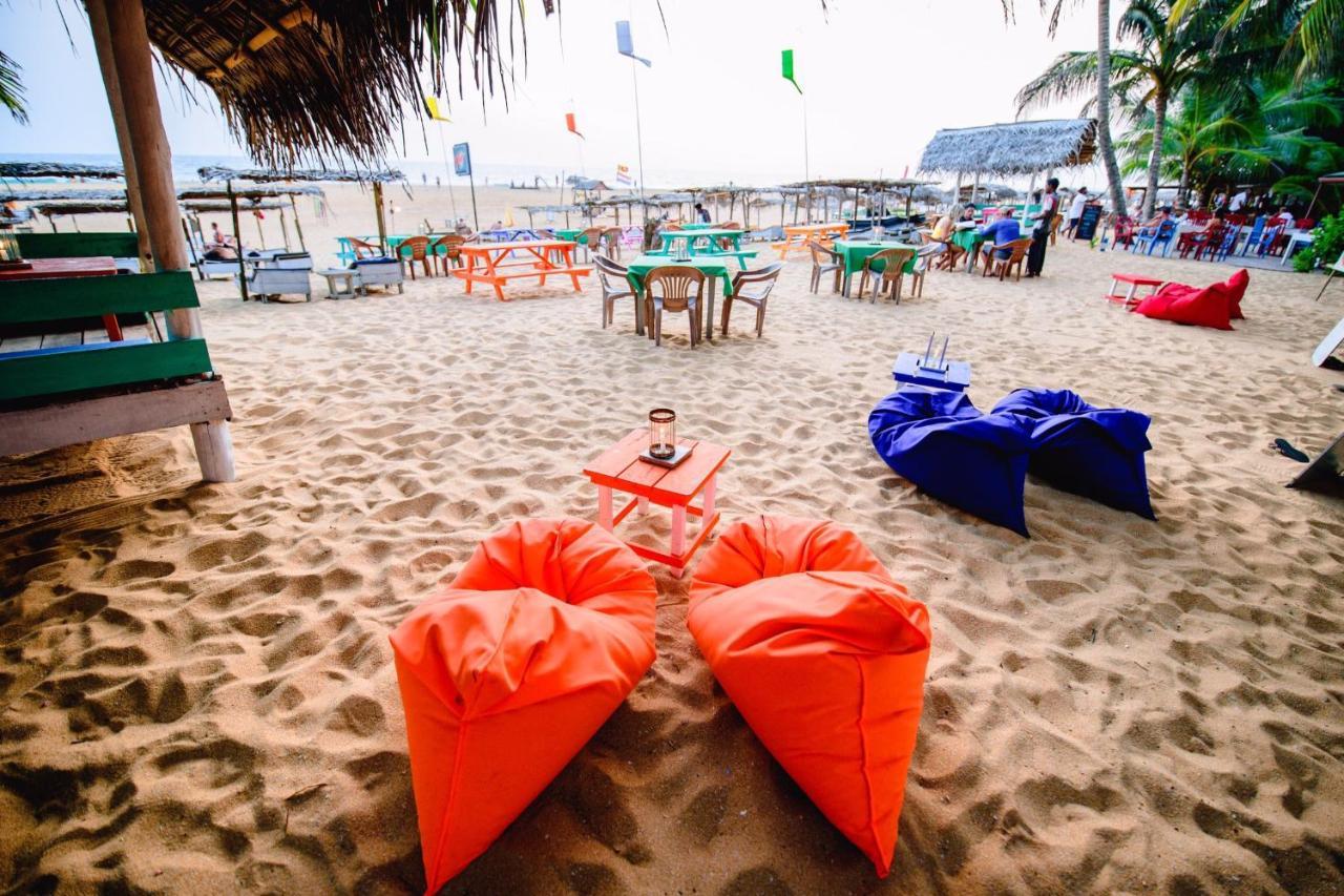 International Beach Hotel & Restaurant Хикадува Екстериор снимка