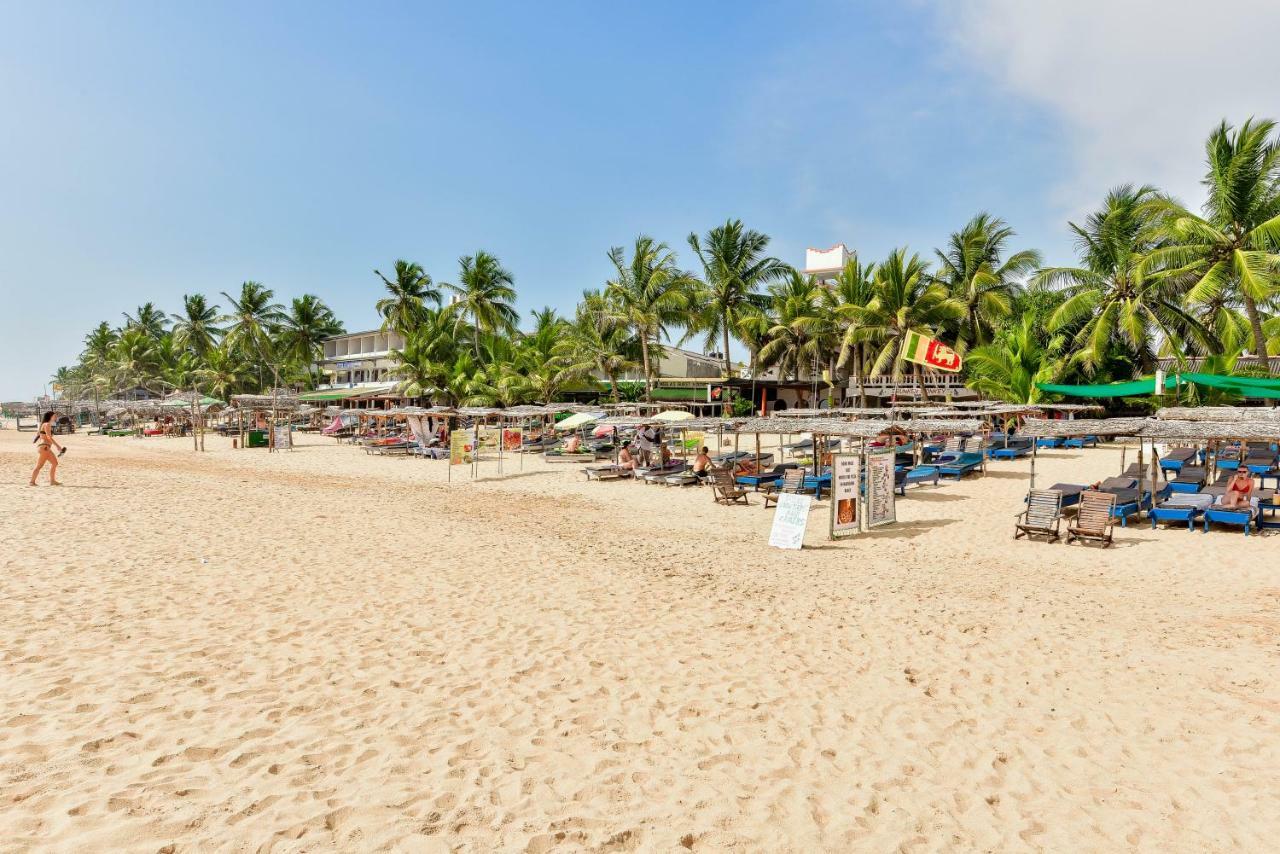 International Beach Hotel & Restaurant Хикадува Екстериор снимка