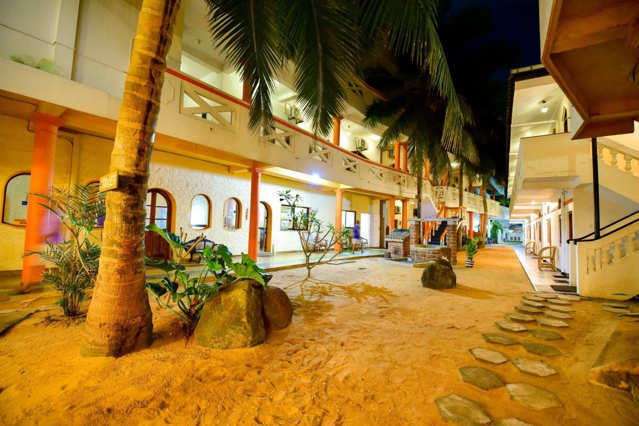 International Beach Hotel & Restaurant Хикадува Екстериор снимка