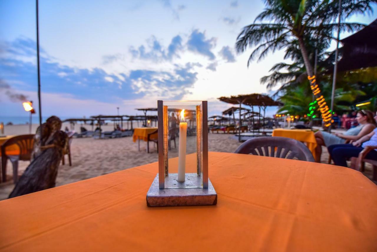 International Beach Hotel & Restaurant Хикадува Екстериор снимка