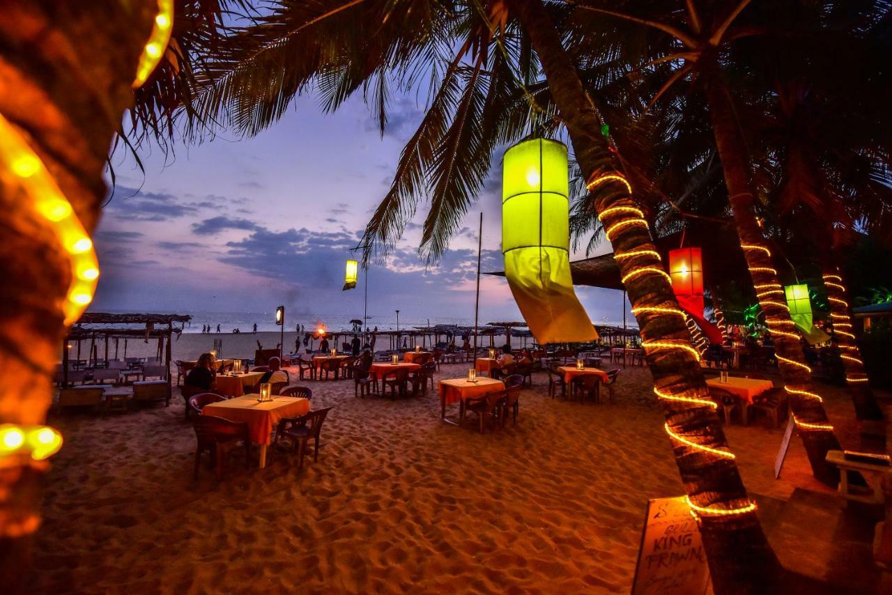 International Beach Hotel & Restaurant Хикадува Екстериор снимка